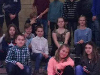 5.klase apmeklē teātra izrādi ” Brīnumu laiks”