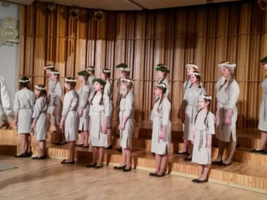 Mūsu koris iekļūst 2.kārtā!