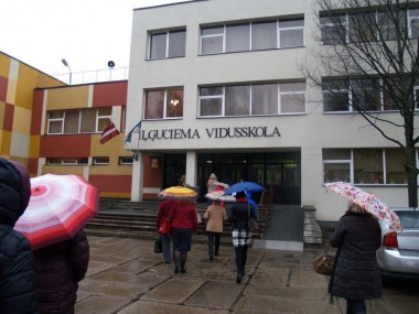 Skolotāji mācās par karjeras izglītību