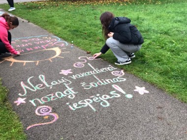 Veselību veicinoša vizuālās mākslas stunda